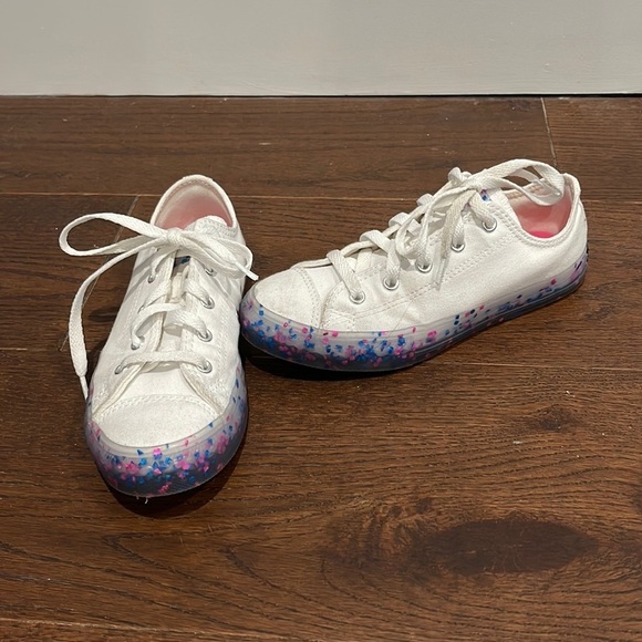 Girls Converse White Fabric Size 3 - Picture 1 of 5